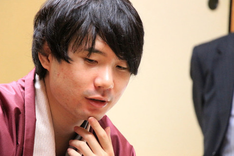 佐藤天彦八段 名人 は貴族 A級の戦績や扇子 髪型まで調査